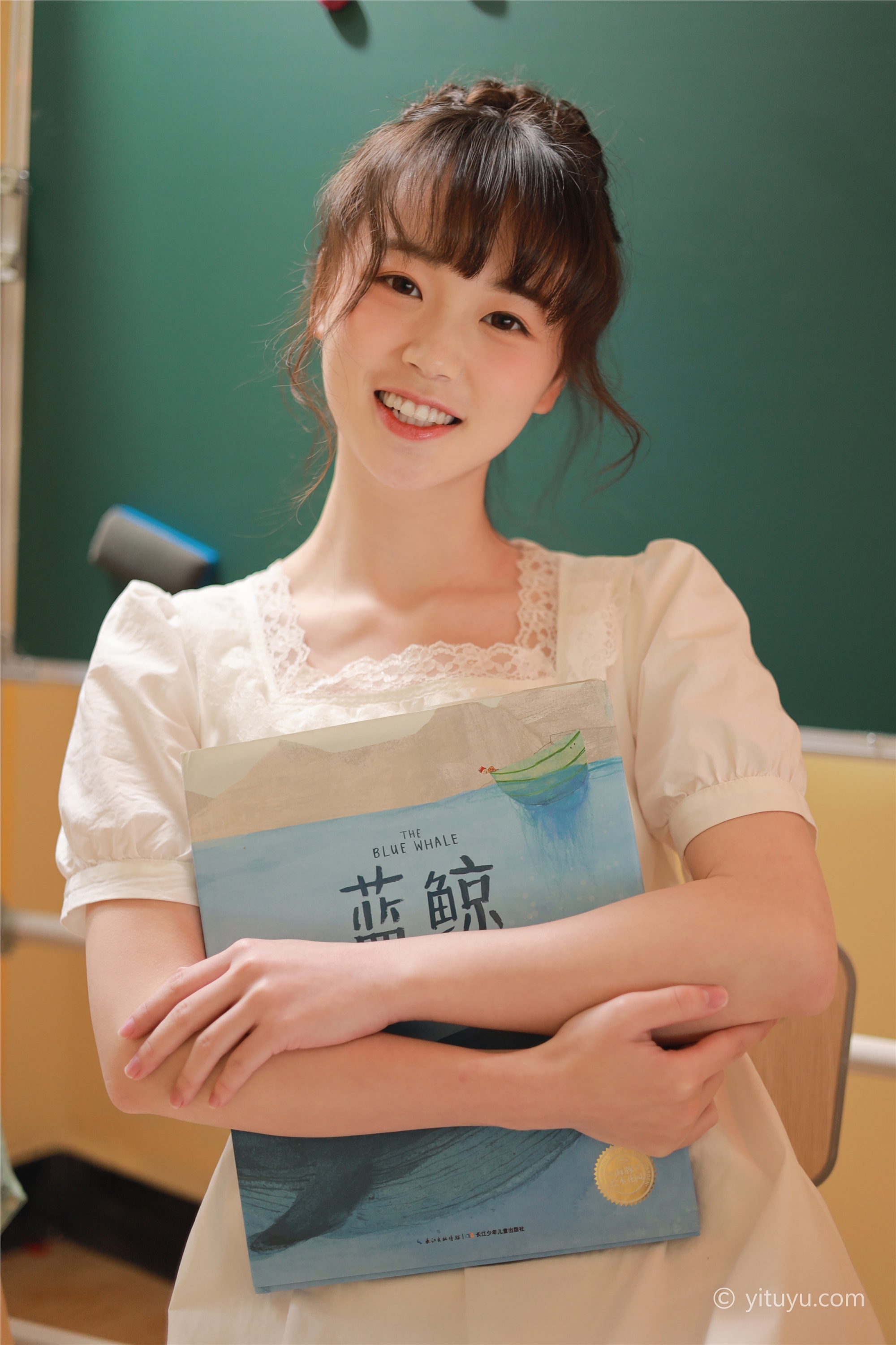 YITUYU 艺图语 2021.04.23 放学后 柚子